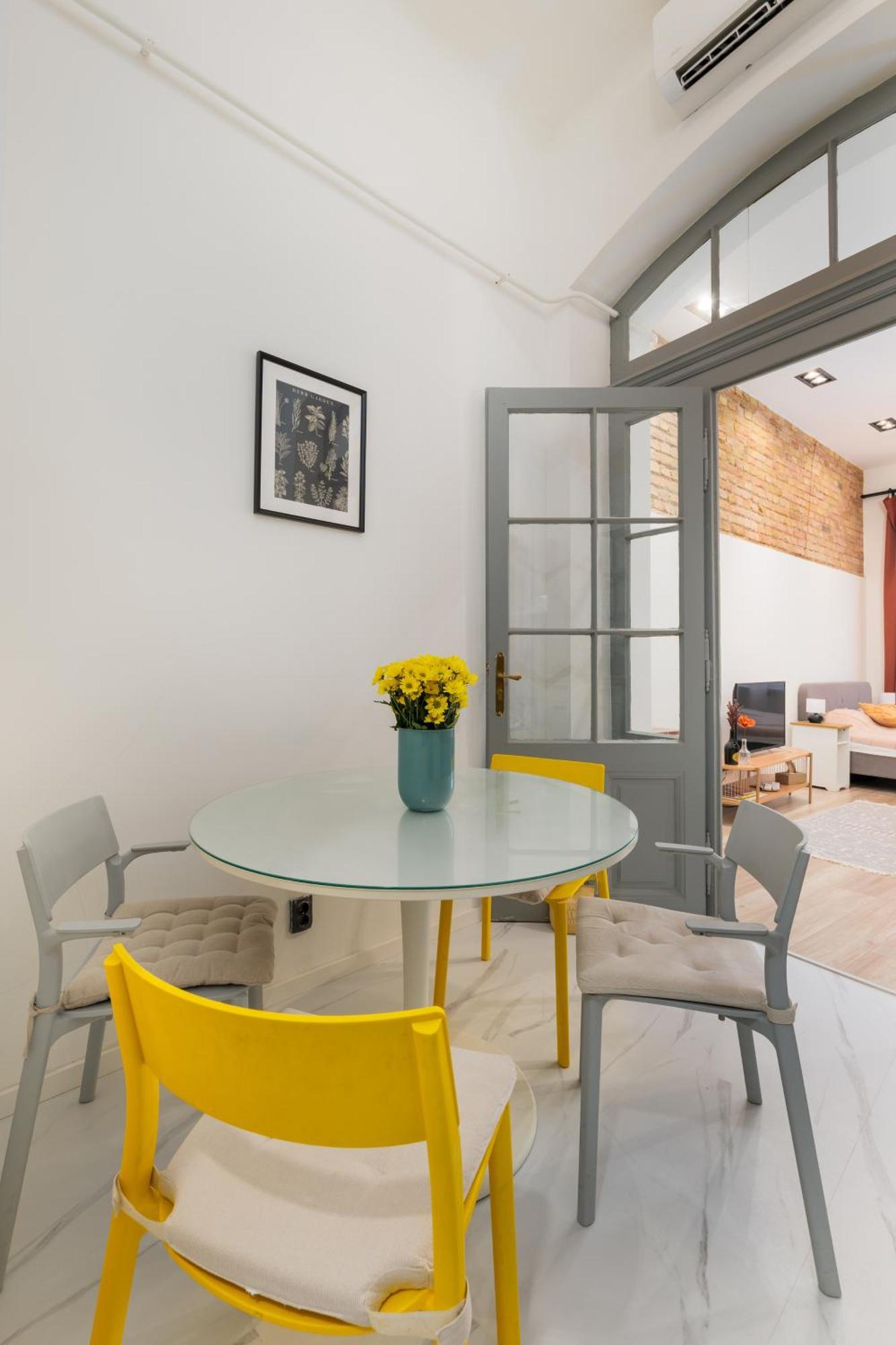Downtown Apartment 2 Minutes From Opera House Budapest Exterior photo