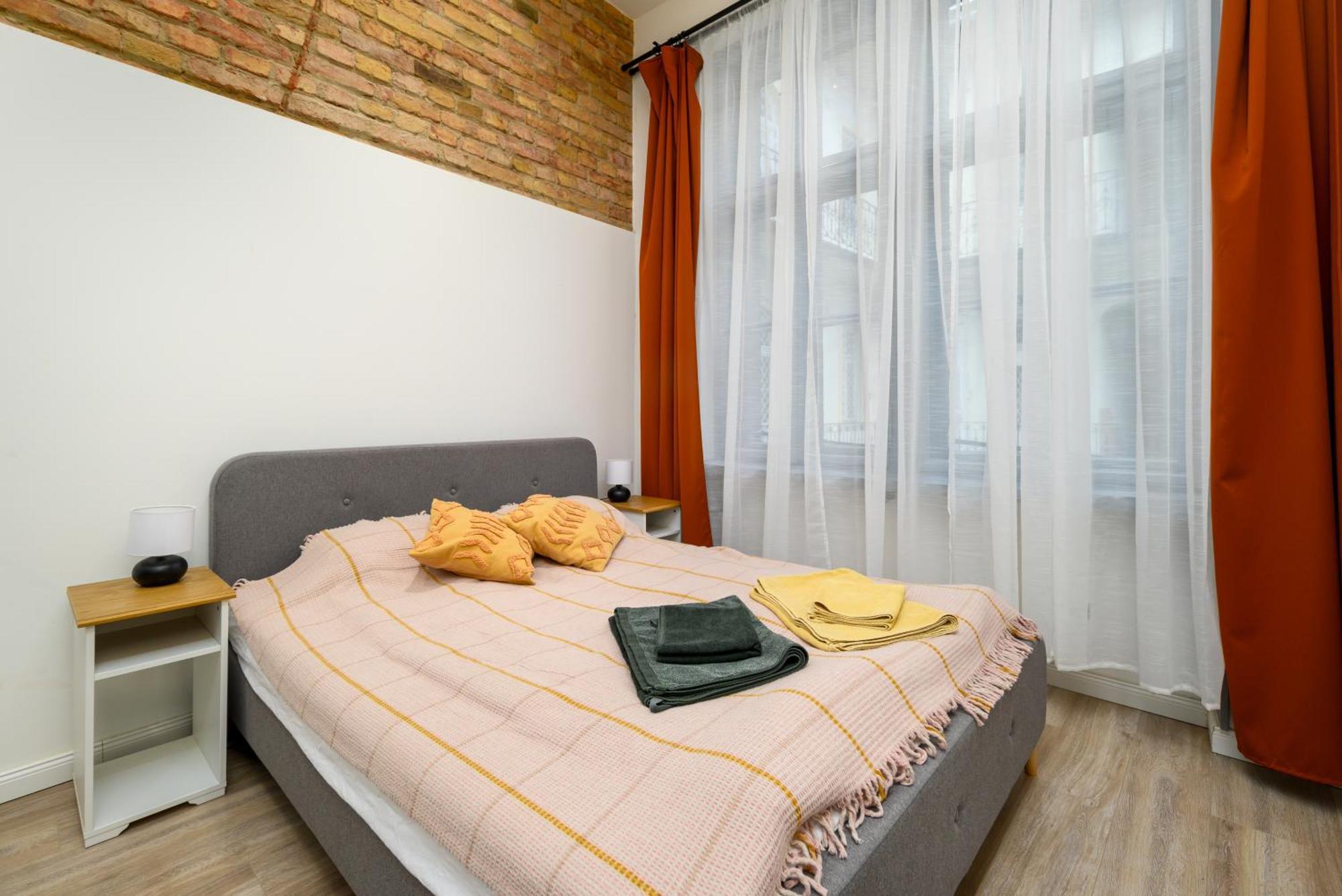 Downtown Apartment 2 Minutes From Opera House Budapest Exterior photo